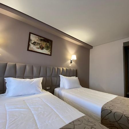Doanesia Premium Hotel & Spa Tirana Bagian luar foto