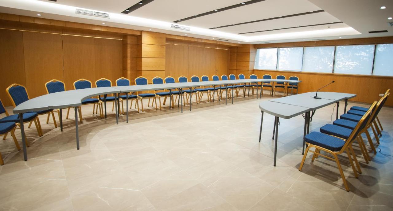 Doanesia Premium Hotel & Spa Tirana Bagian luar foto