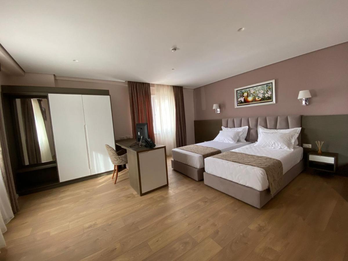 Doanesia Premium Hotel & Spa Tirana Bagian luar foto