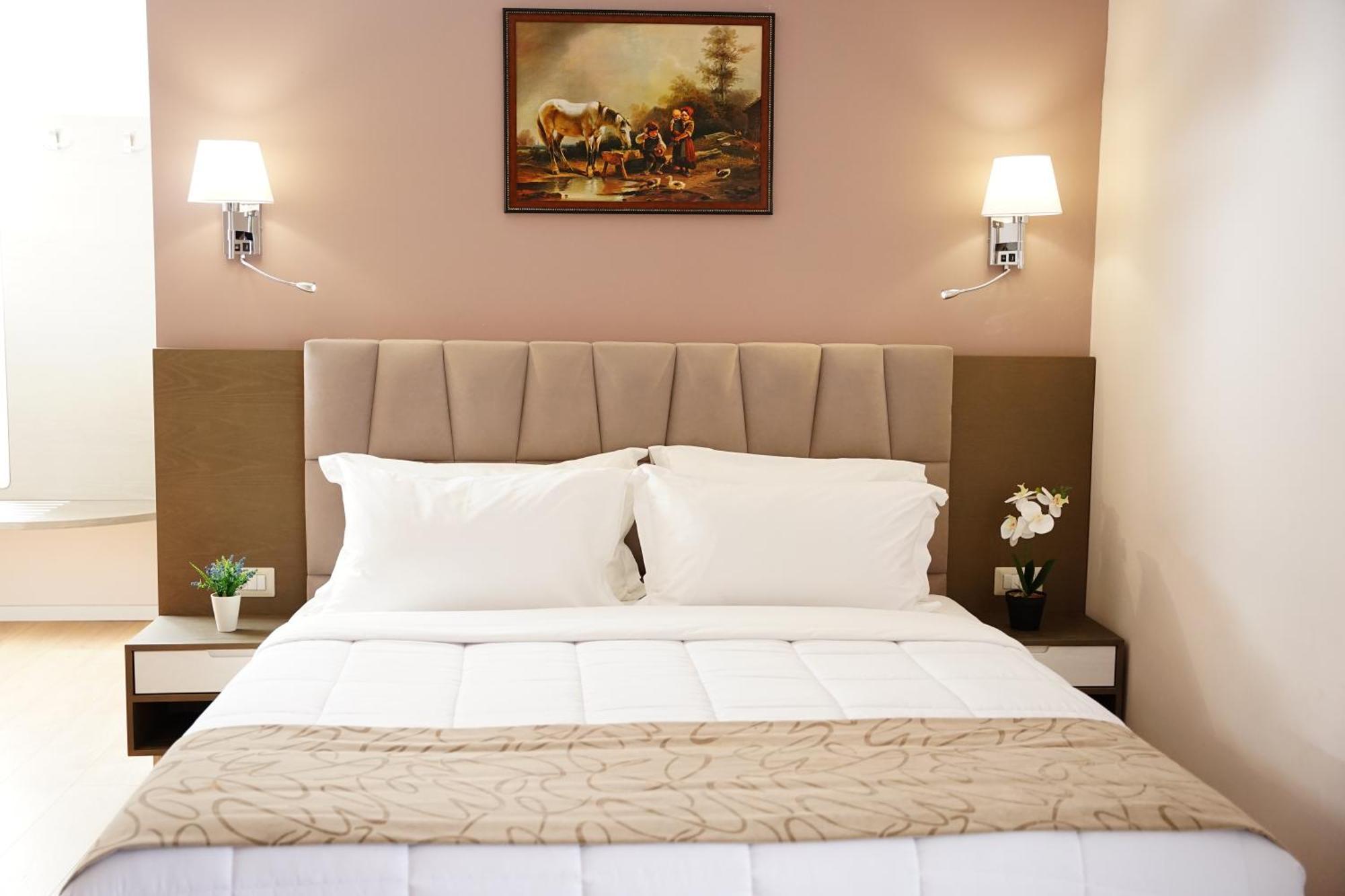 Doanesia Premium Hotel & Spa Tirana Bagian luar foto