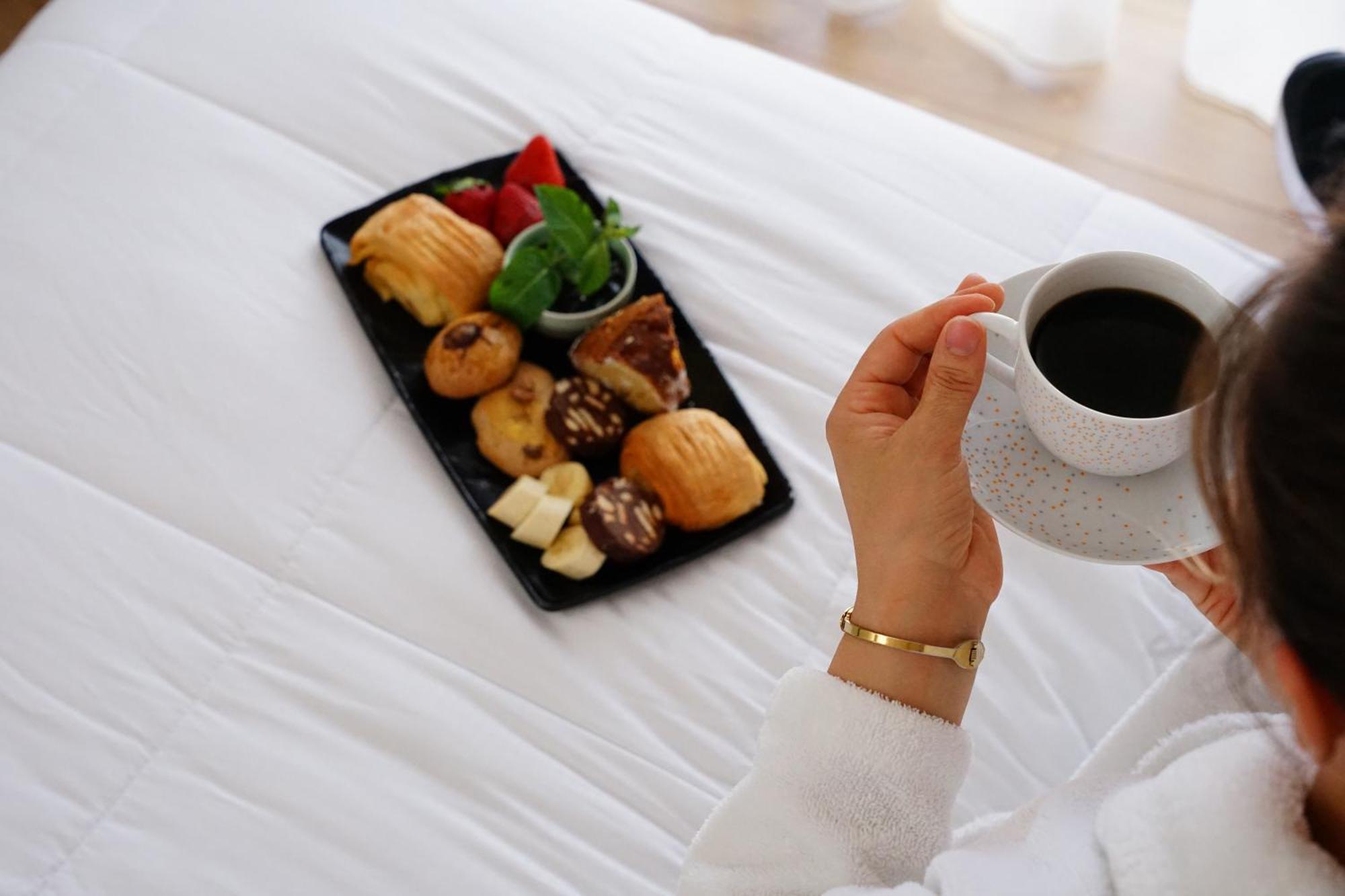 Doanesia Premium Hotel & Spa Tirana Bagian luar foto