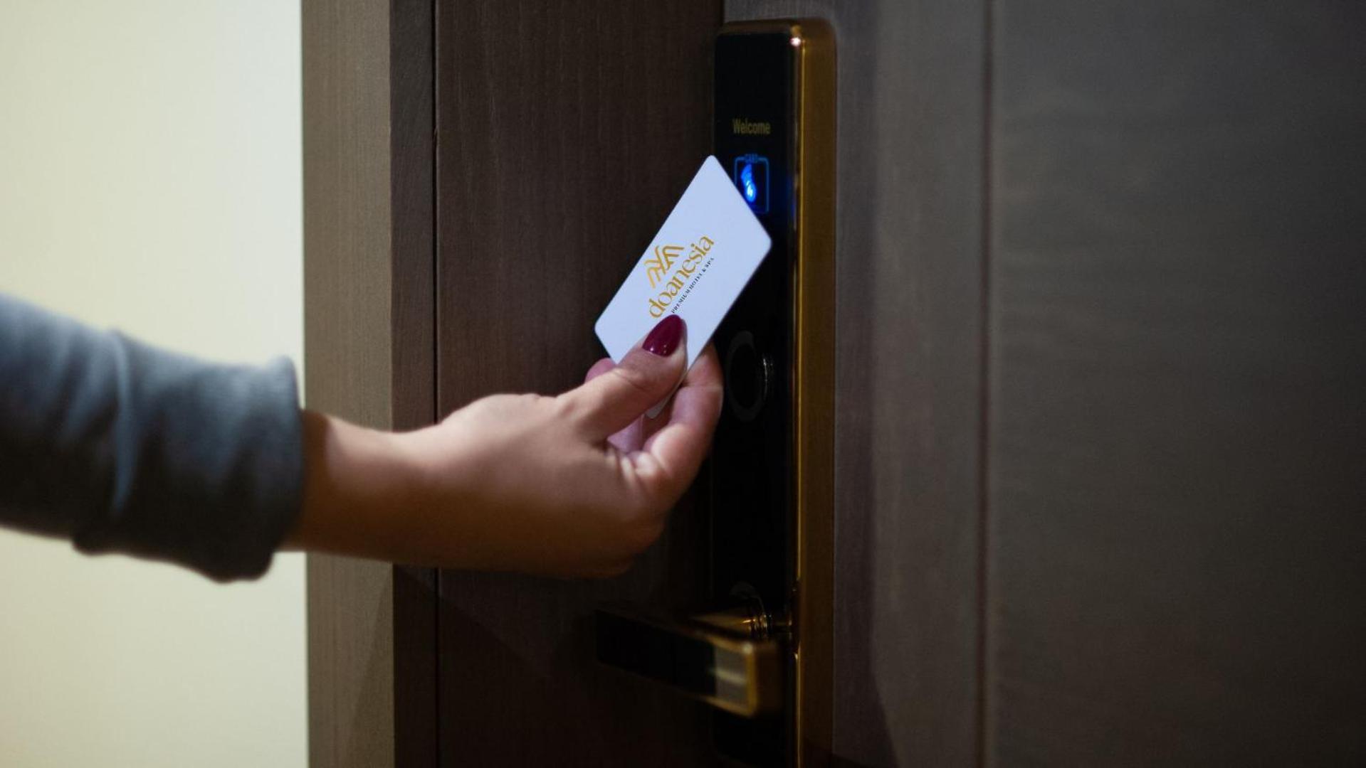 Doanesia Premium Hotel & Spa Tirana Bagian luar foto